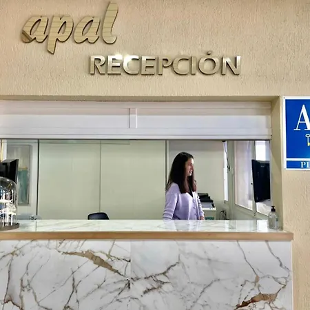 Apartmanhotel Chinasol Con Parking Y Desayuno *